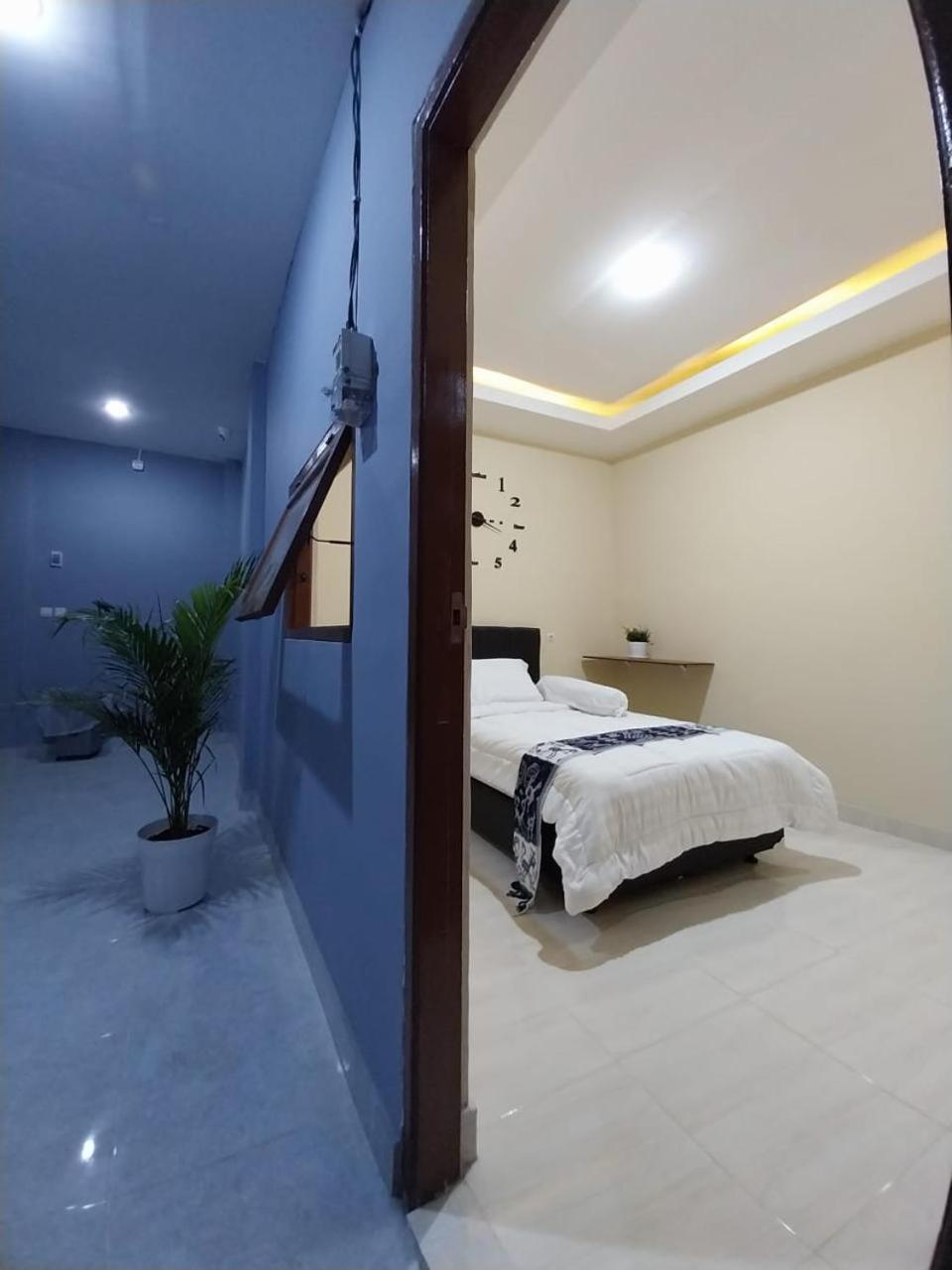 Koku Renon Wisma tamu *